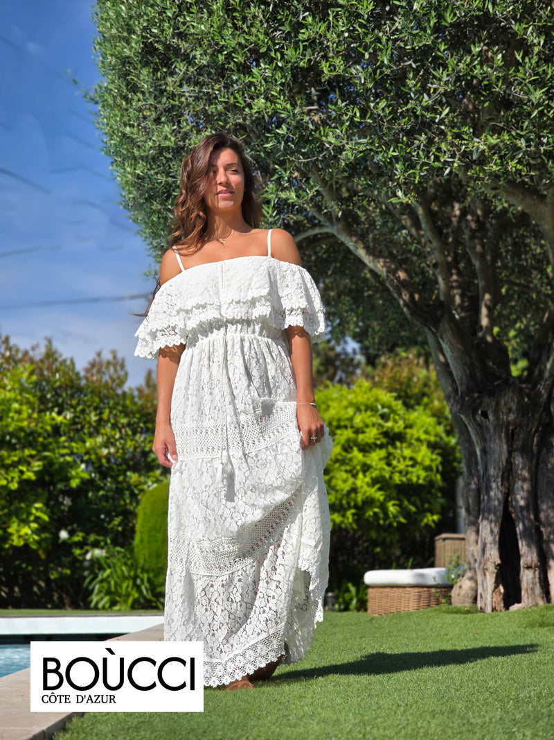 Esprit Dentelle – Robe Longue Épaules Dénudées en Broderie Blanche