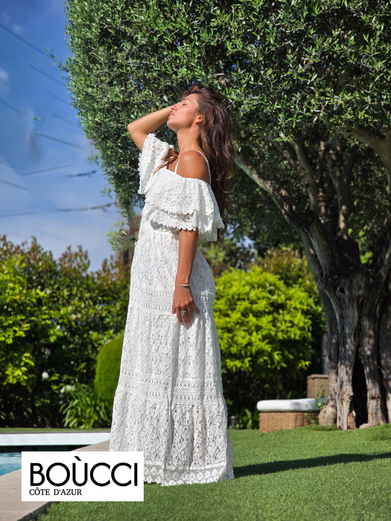 Esprit Dentelle – Robe Longue Épaules Dénudées en Broderie Blanche