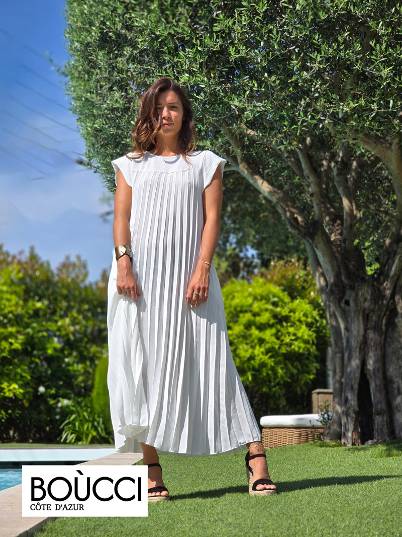 Esprit Élancé – Robe Longue Plissée Épurée